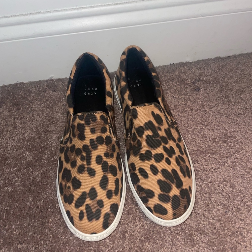 NEW slip on sneakers.